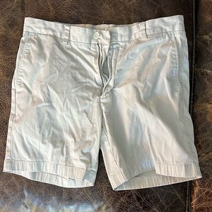 Men’s vineyard vines shorts